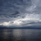 静海に雲白し