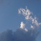 青空に光る雲