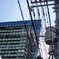 ビルと電線と青空