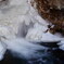 氷瀑と流れる滝