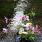 水辺に生花