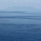 海の向こうには