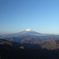 塔ノ岳から望む凛と冴えわたった富士山