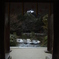 円成寺山門から
