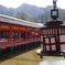 神社内にて