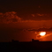 街に沈む夕日