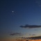 夕焼けと月