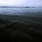 暗い海を渡る