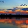 清流に映える夕陽