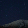 冠雪の大山　双子のふたご座流星群　降り注ぐ