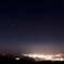 夜のアゲハ蝶と星空