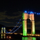夜のつり橋