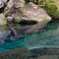 雄川の滝に向かう川