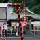 雨降る境内