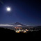 富士に降り注ぐ月明かり