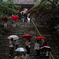 雨の鎧坂