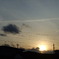 日暮れと飛行機雲