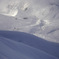 雪山に集まる人々