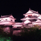 闇夜に浮かぶ松山城