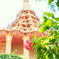 タイ　バンコク　王宮の寺院に咲く花