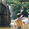 公園で水遊び