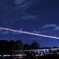 空に残る軌跡を追って