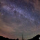 雲の切れ間から出た星