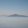 雲に浮かぶ鳥海山