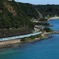 玉の浦を横目に