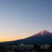 頂赤く染まる富士
