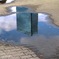 水溜りの中のビル