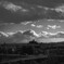 雲の下の住宅街