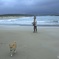 浜辺にて　愛犬