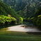 山を別けて河は流れる