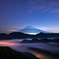 滝雲と富士の夜