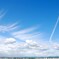 空と飛行機雲