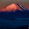 紅く　富士山
