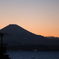 江ノ島から富士山を望む夕暮れ