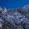 岩と雪