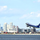羽田空港からスカイツリーを望む