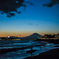 江ノ島とサーファーと富士の夕暮れ