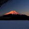 寒空の下、染まる山肌。