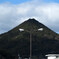 山が見ている