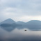 朝靄の洞爺湖 