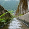 畑の横の用水路