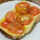 夏の朝のトマトチーズトースト