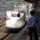 新幹線と駅員