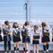子供の群れと出会う