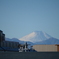 合間から富士山