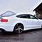 濡れた白いAUDI A5